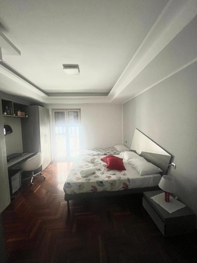 La Casa Di Sassa Apartment เนเปิลส์ ภายนอก รูปภาพ